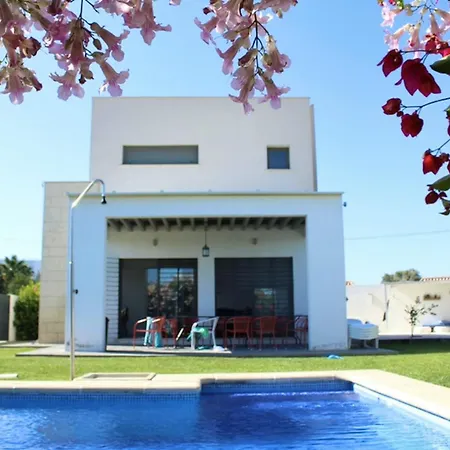 Conil: Private Pool Retreat Villa *